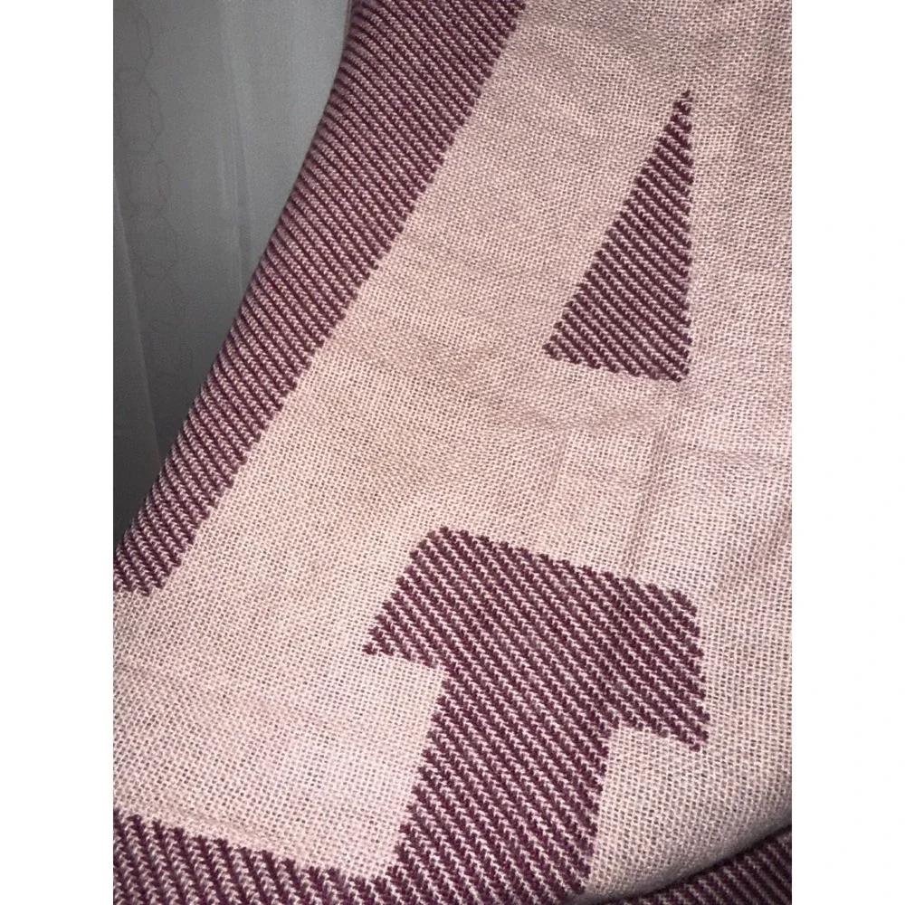 GAP‎ Women One Size Maroon Beige Letter Print Fringe Scarf Wrap Shawl